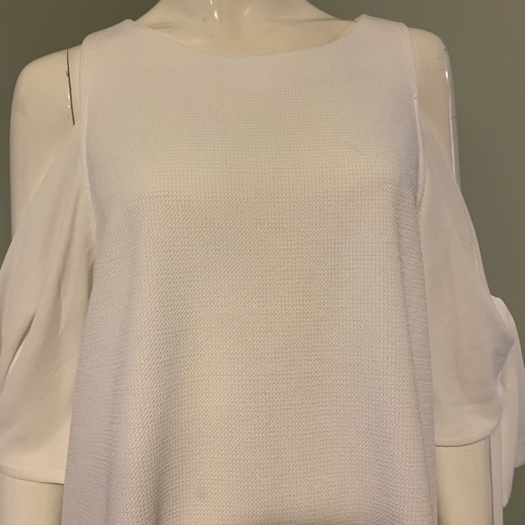 Cold shoulder white Zara dress - Picture 2 of 4